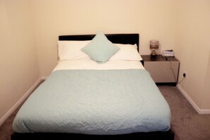 2 bedrooms, desk, soundproofing, iron/ironing board