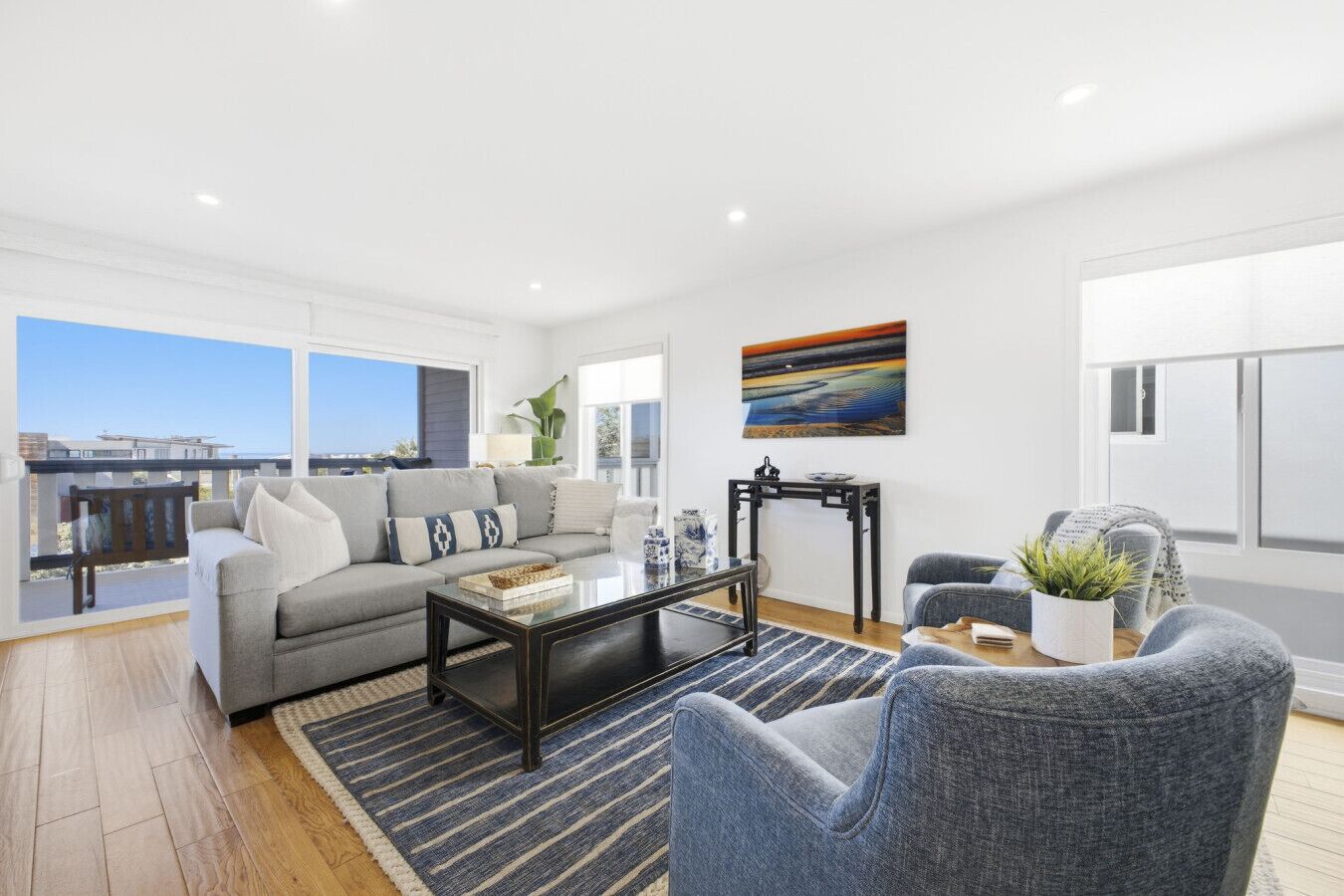 Smart TV, fireplace, books, stereo