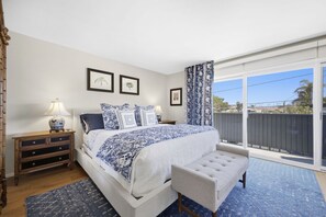 2 bedrooms, desk, iron/ironing board, travel crib - Sunny Breeze Del Mar Condo (Del Mar)