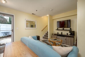 Smart TV, DVD player