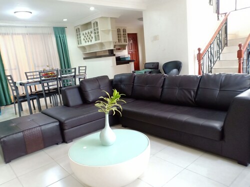 3 bedroom whole house can accomodate up to 10 Pax, inside a private gated cmpnd