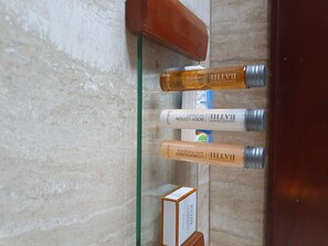 Badezimmerausstattung