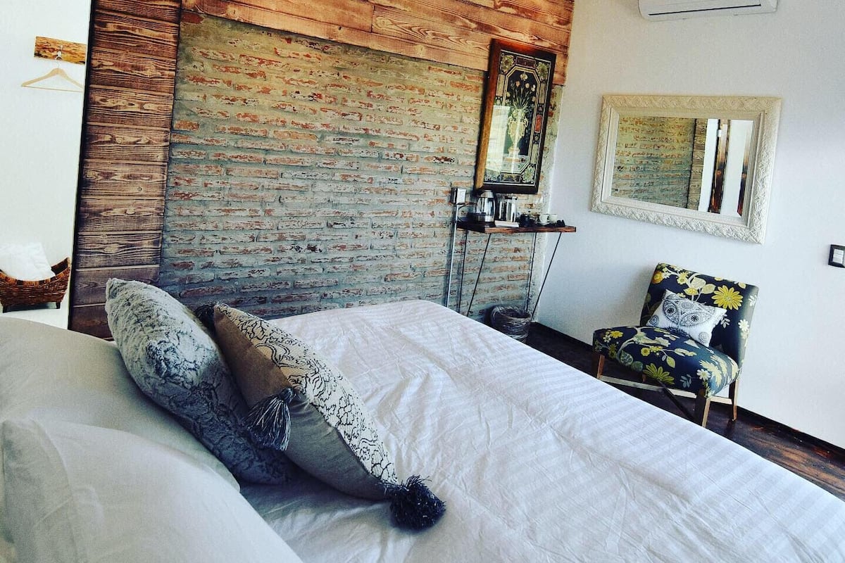 Bungalow romantique | 1 chambre, couette en duvet, lit avec matelas en mousse à mémoire