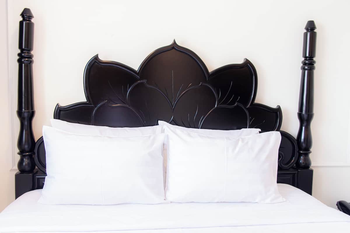 Minibar, desk, free WiFi, bed sheets
