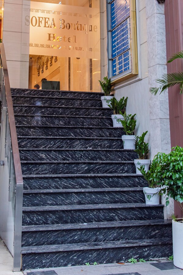 Vista frontal de la propiedad