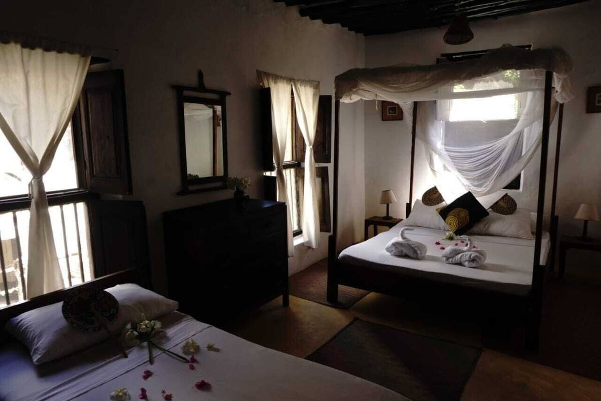 Individually decorated, free WiFi, bed sheets