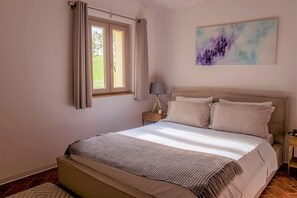 5 chambres, bureau, fer et planche à repasser, Wi-Fi gratuit