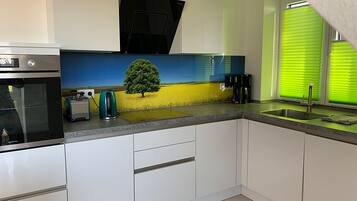 Kühlschrank, Ofen, Herdplatte, Geschirrspüler