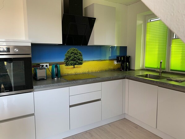 Refrigerador, horno, parrilla de estufa y lavavajillas 