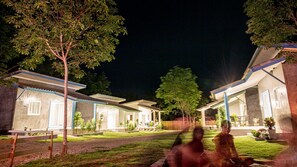 Façade de l’hébergement - soirée/nuit