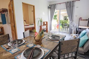 Down comforters, in-room safe, individually decorated - Enda Lanta Bungalows (Ko Lanta)