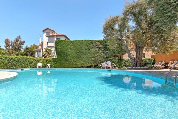 Piscine extérieure, piscine chauffée