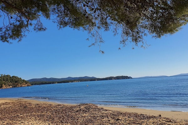 les belles plages entre bregancon et l'estagnol confidentielles même en saison