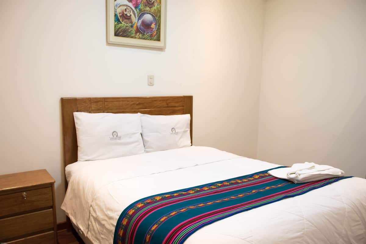 Basic Single Room | Premium bedding, down comforters, Select Comfort beds, blackout drapes