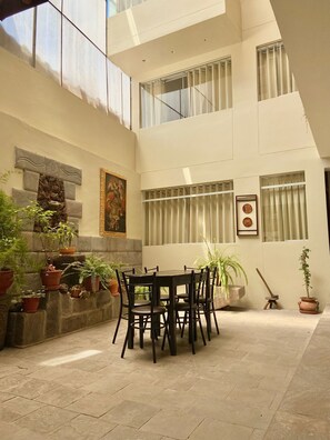 Smart TV - Casona Arrambide (Cusco)