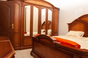 11 bedrooms, WiFi - The Orange theory cosy I bedroom apartment  3 min walk to the U.S Embassy (Kacyiru)