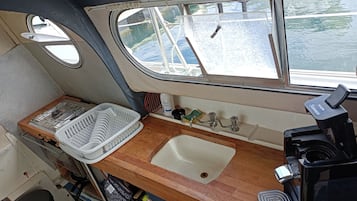 Réfrigérateur, four, cafetiÚre/bouilloire, bouilloire électrique