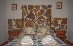3 chambres, fer et planche à repasser, Wi-Fi, literie fournie