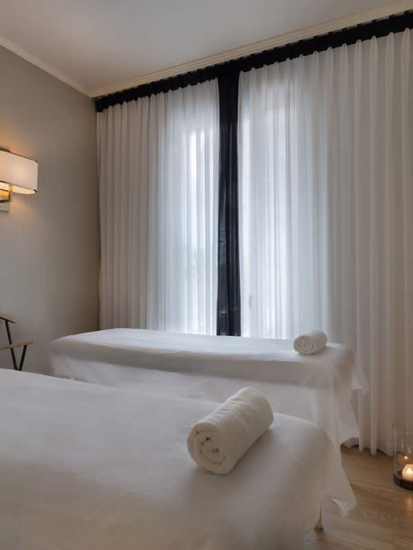 Behandelingskamers voor koppels, hotstone-massages