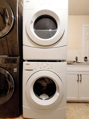 Interior - Thien May Guest House. Up to 6 guests (Surrey)