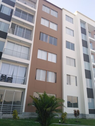 CONDOMINIO DPTO CON PISCINA, GIMNASIO, CINE PRIVADO