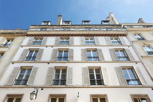 A Superior 3-BR /3BA in Saint Germain