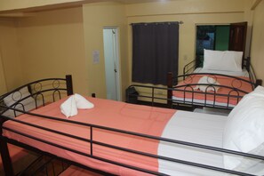 2 bedrooms, WiFi - AGAPE HOSTEL is a venue for pleasant stay in Coron. (Coron)