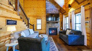 Een smart-tv, een open haard, videogames en een dvd-speler