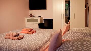 1 Schlafzimmer, Bügeleisen/Bügelbrett, Reisekinderbett, kostenloses WLAN