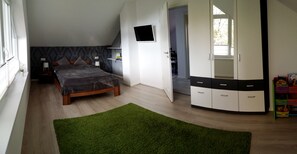 3 Schlafzimmer, Babybetten, kostenloses WLAN