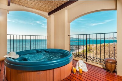 Stunning Beachfront Penthouse w/ Amazing Ocean and Sunset Views & Private Hot Tub