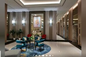 Lobby - Luxury Anderson Apartment On Top of Pakuwon Mall (Surabaya)