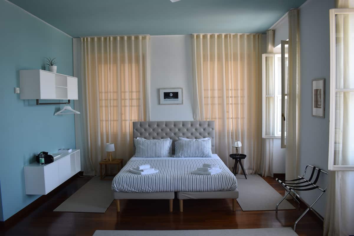 Panoramic Suite, 2 Bedrooms (Mare) | 2 bedrooms, free WiFi, bed sheets