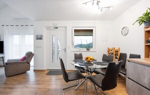 تناول الطعام