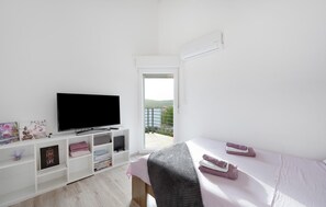 3 Schlafzimmer, Reisekinderbett, kostenloses WLAN, Bettwäsche