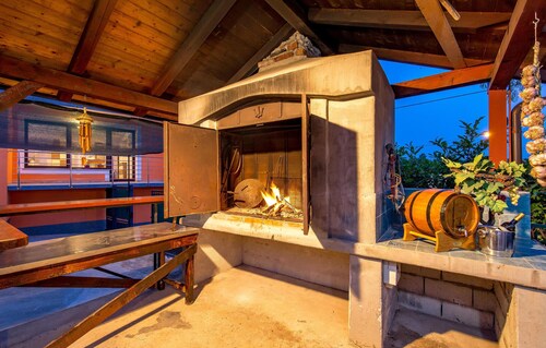 5 bedroom amazing apartment in Viskovo