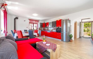 Interior - Awesome apartment in Viskovo with WiFi (Viskovo)