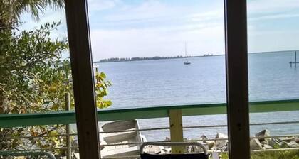 Gorgeous Riverfront Fishing Cottage in Sebastian, FL - Ask about 2025
Specials