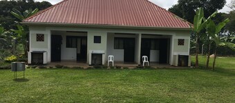 Ben And Lily Cottages