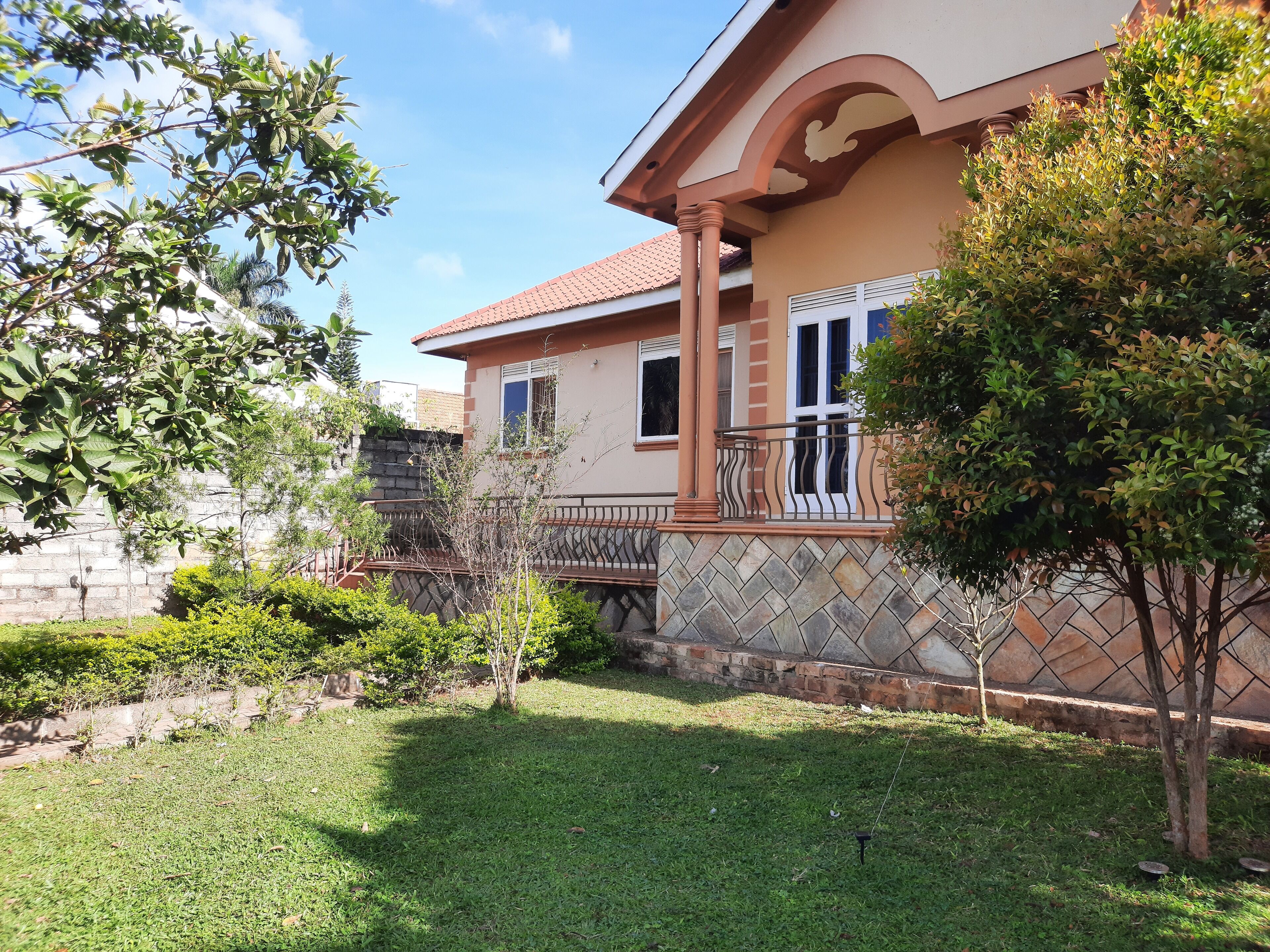 Photo - Airport Side Hotel Entebbe