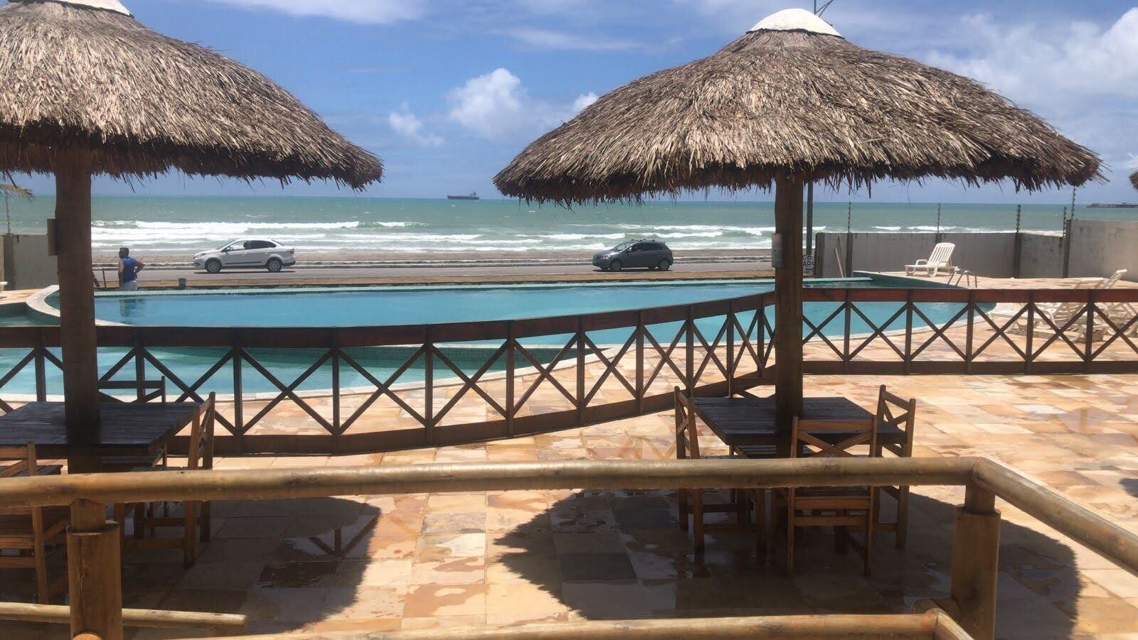 Air-conditioned 2-bedroom apartment FRONTING THE SEA