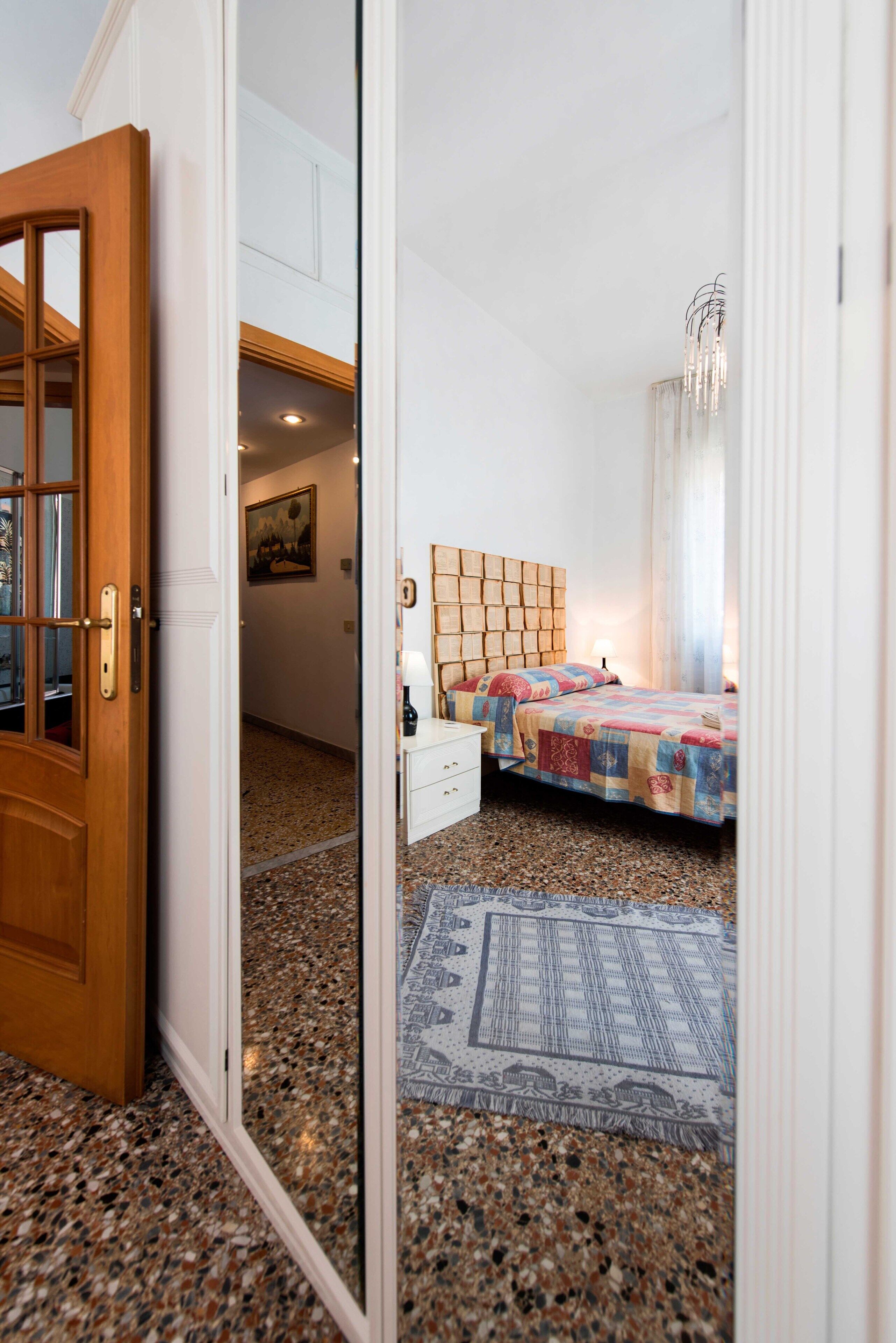 1 chambre, fer et planche à repasser, Wi-Fi, draps fournis