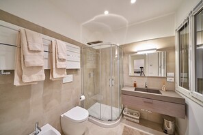 Shower, hair dryer, bidet, towels - The Venetian cottage "La Casetta" (Venezia)