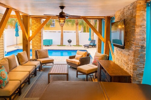 High Tide 5 Bedroom Ocean View House, Heated Pool, Hot Tub, Darts, King beds