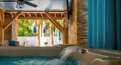 High Tide 5 Bedroom Ocean View House, Heated Pool, Hot Tub, Darts, King beds