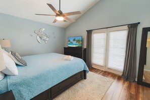 5 bedrooms, iron/ironing board, free WiFi, bed sheets - High Tide 5 Bedroom Ocean View House, Heated Pool, Hot Tub, Darts, King beds (Surfside Beach)
