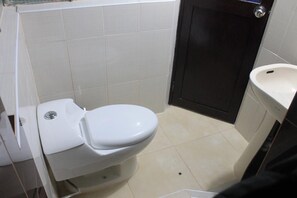 Deluxe Room | Bathroom
