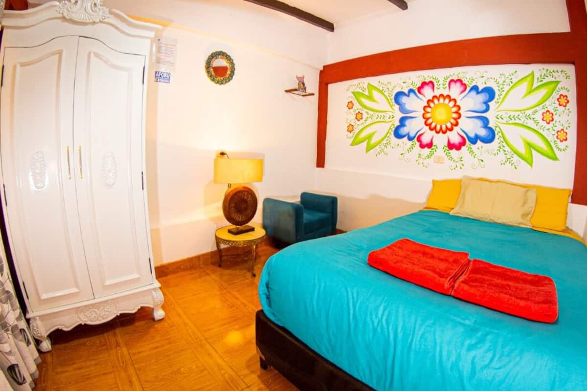 Chambre économique | Draps en coton égyptien, literie de qualité, couette en duvet
