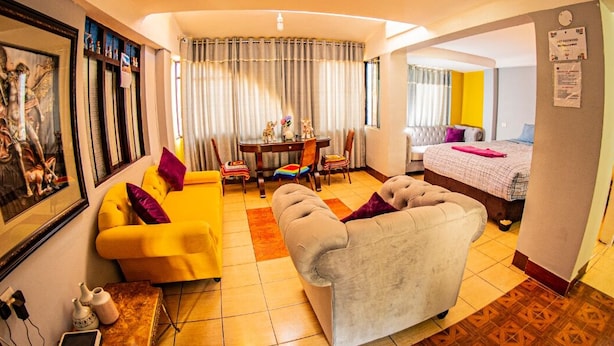 Senior Studio - Bull House (Urubamba)