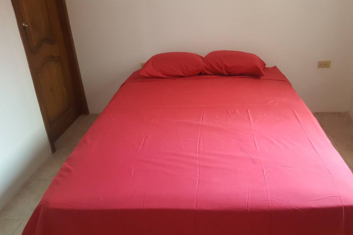 Decoración personalizada, muebles diferentes y wifi gratis
